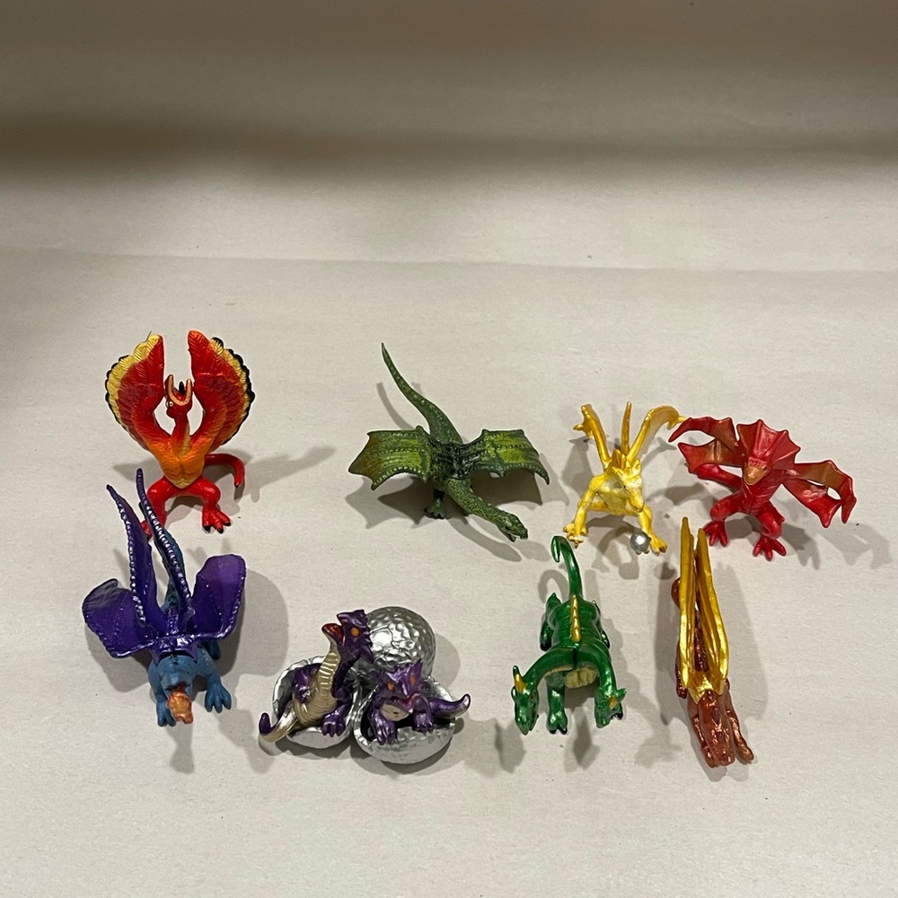 Safari Lot 8 Dragon miniature